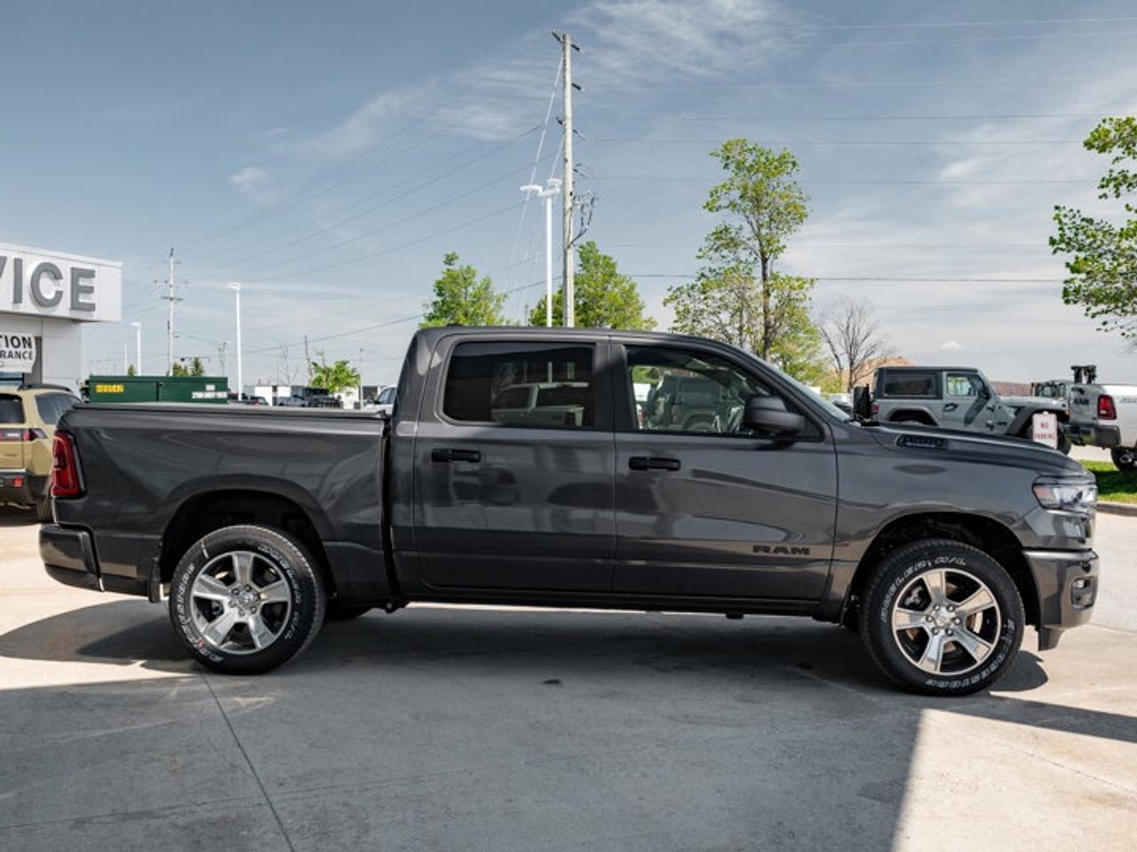 2026 RAM 1500 Express Photo