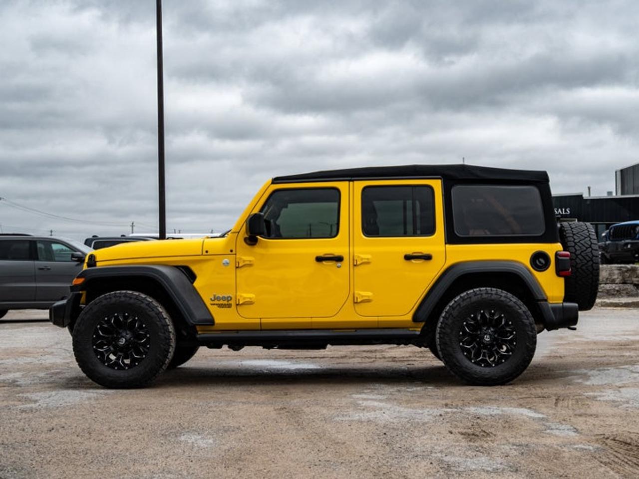 2020 Jeep Wrangler UNLIMITED SPORT Photo4