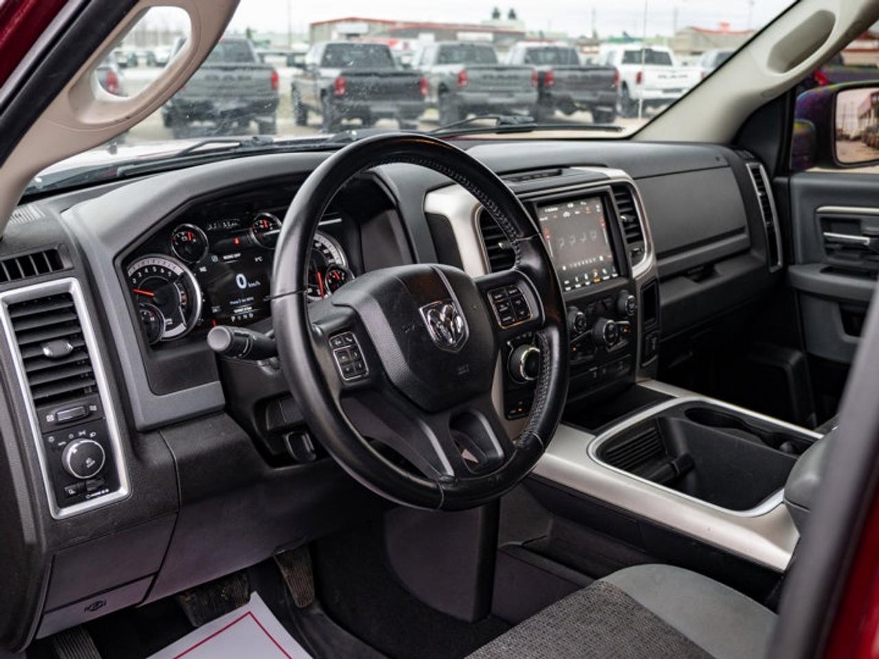 2019 RAM 1500 Classic WARLOCK Photo2
