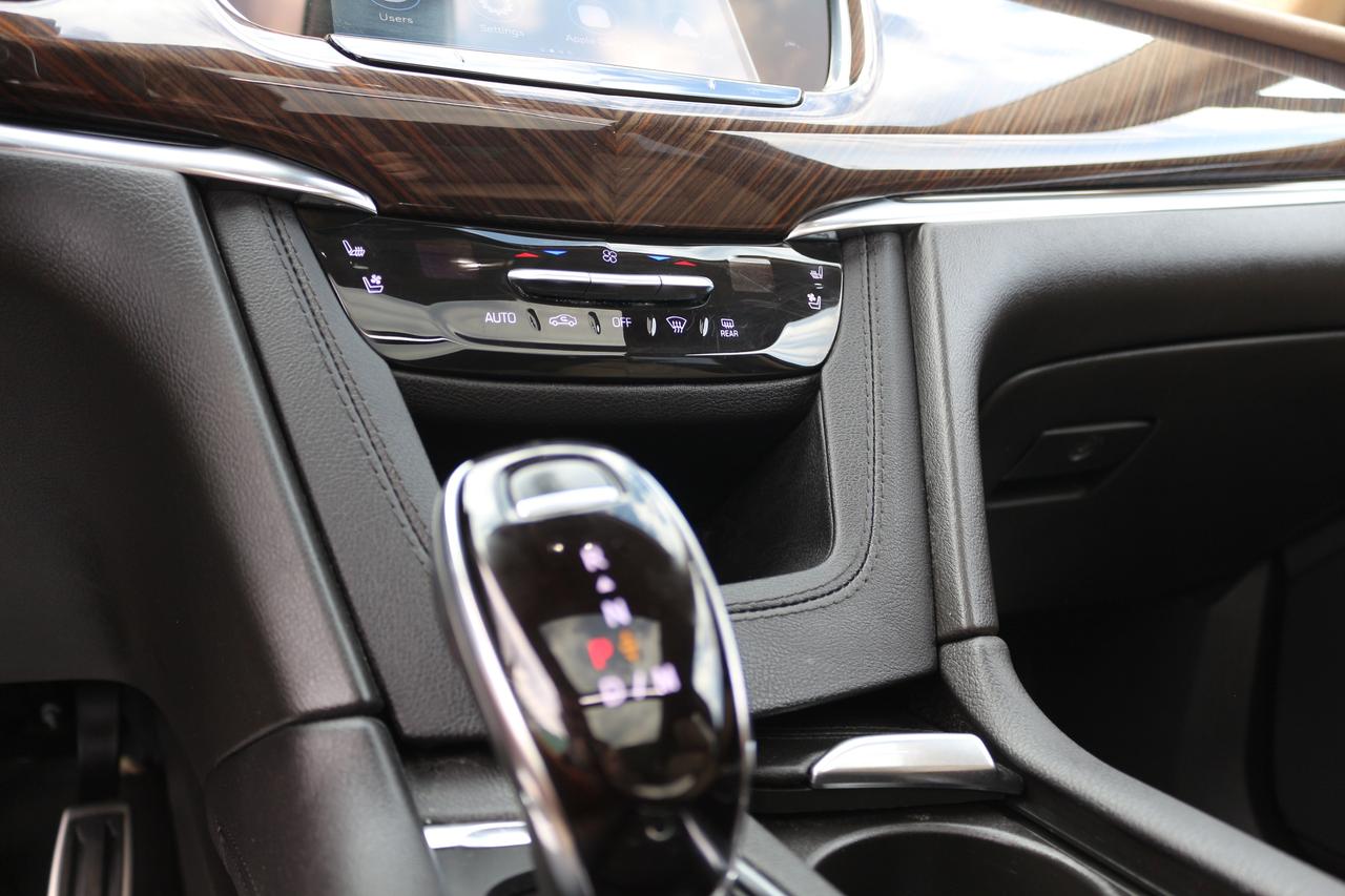 2023 Cadillac XT6 Sport Photo