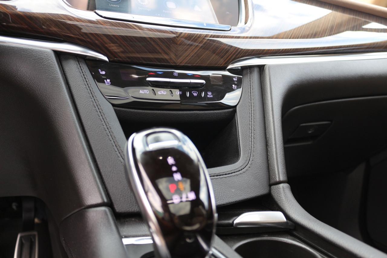 2023 Cadillac XT6 Sport Photo