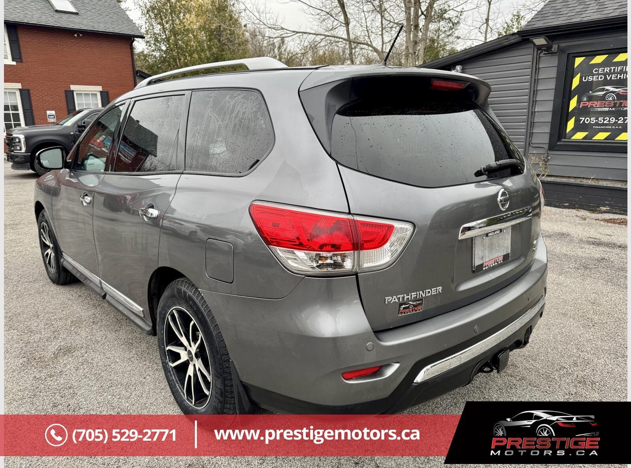 2015 Nissan Pathfinder SL Photo2