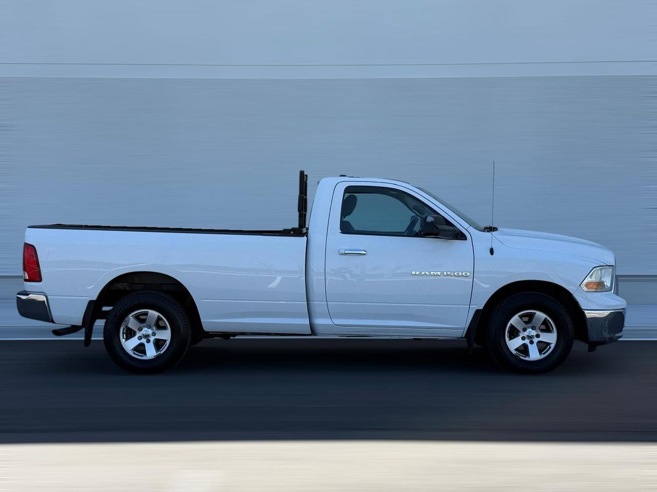 2011 RAM 1500 ST/Only58000km/8 Foot Bed/4.7/RWD/RegCab Photo3