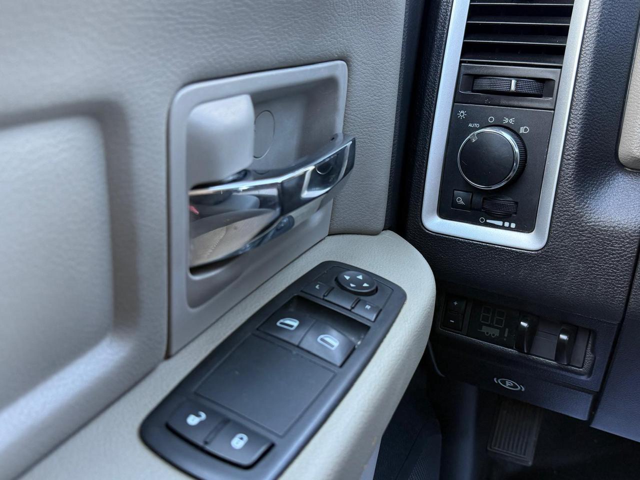 2011 RAM 1500 ST/Only58000km/8 Foot Bed/4.7/RWD/RegCab Photo