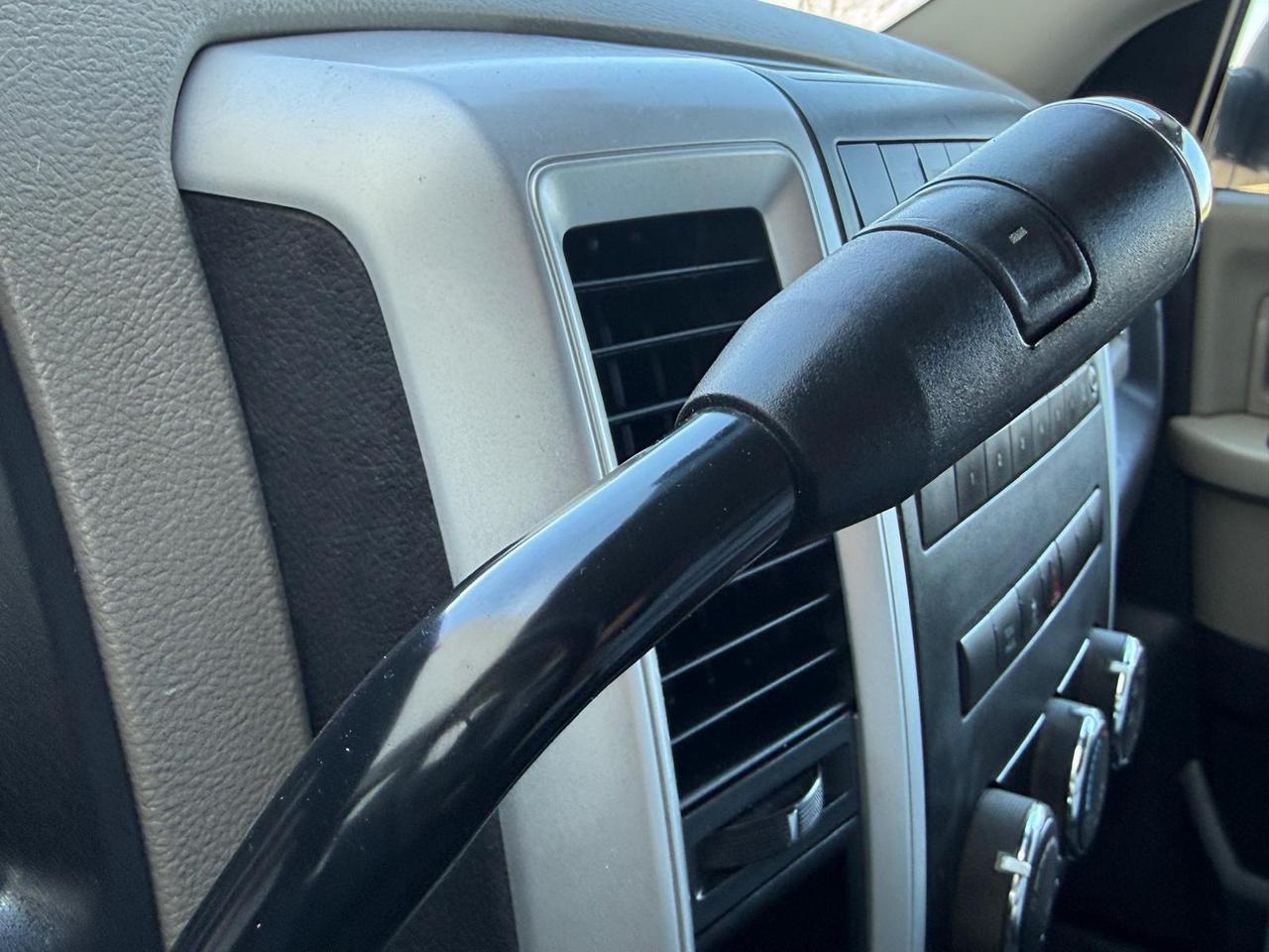 2011 RAM 1500 ST/Only58000km/8 Foot Bed/4.7/RWD/RegCab Photo