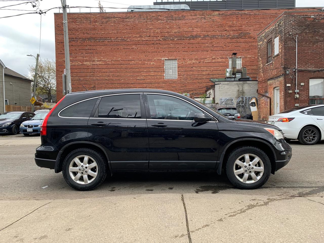 2011 Honda CR-V 4WD 5DR LX Photo