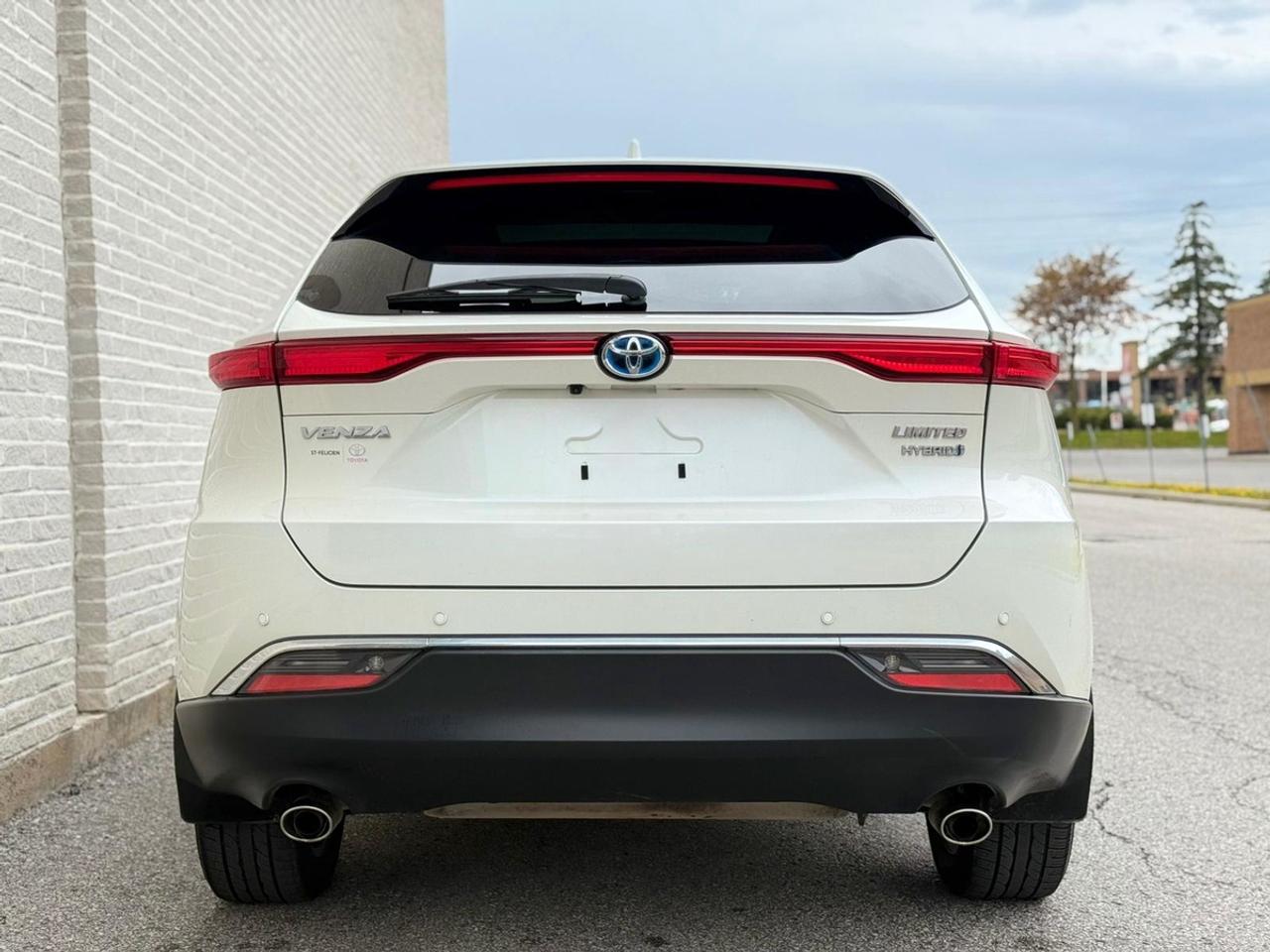 2021 Toyota Venza LIMITED Photo