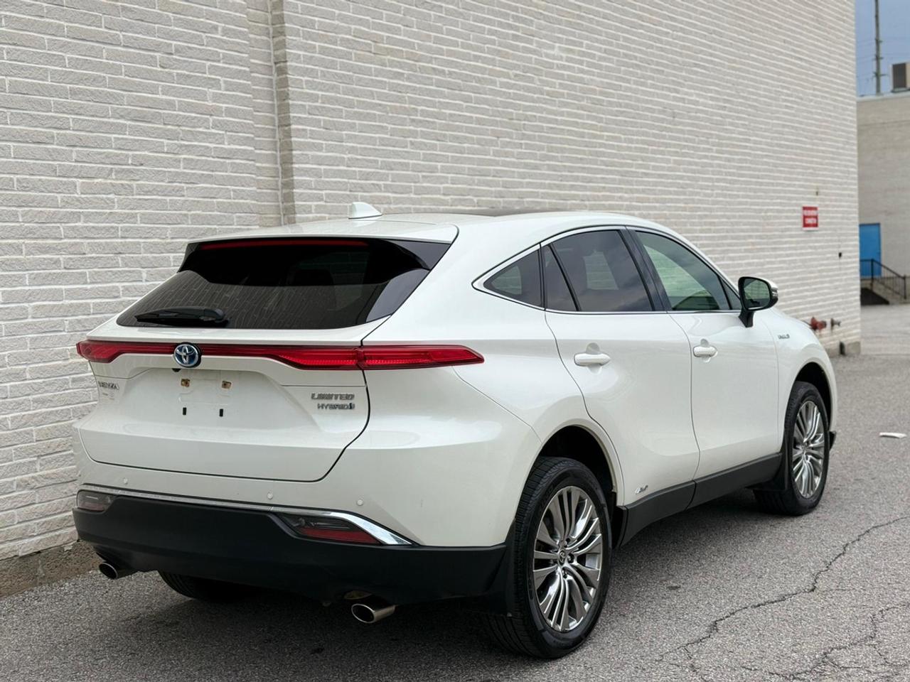 2021 Toyota Venza LIMITED Photo
