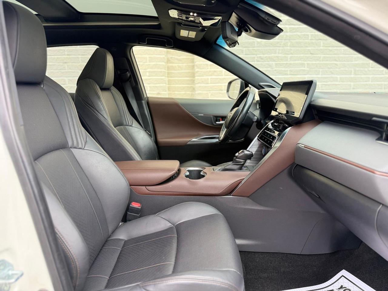 2021 Toyota Venza LIMITED Photo