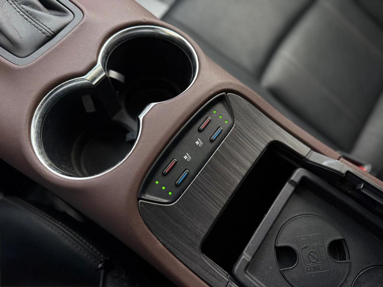 2021 Toyota Venza LIMITED Photo
