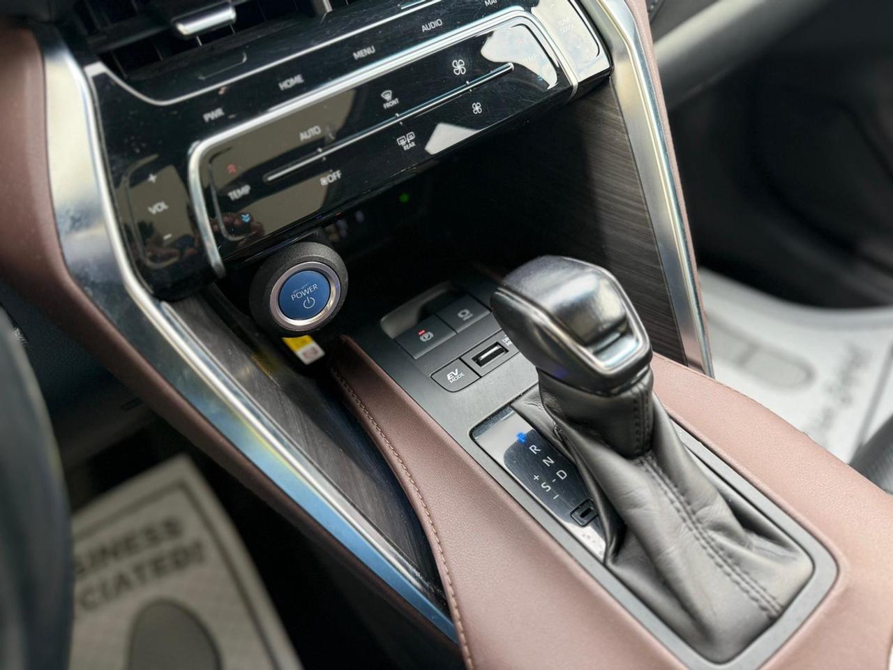 2021 Toyota Venza LIMITED Photo