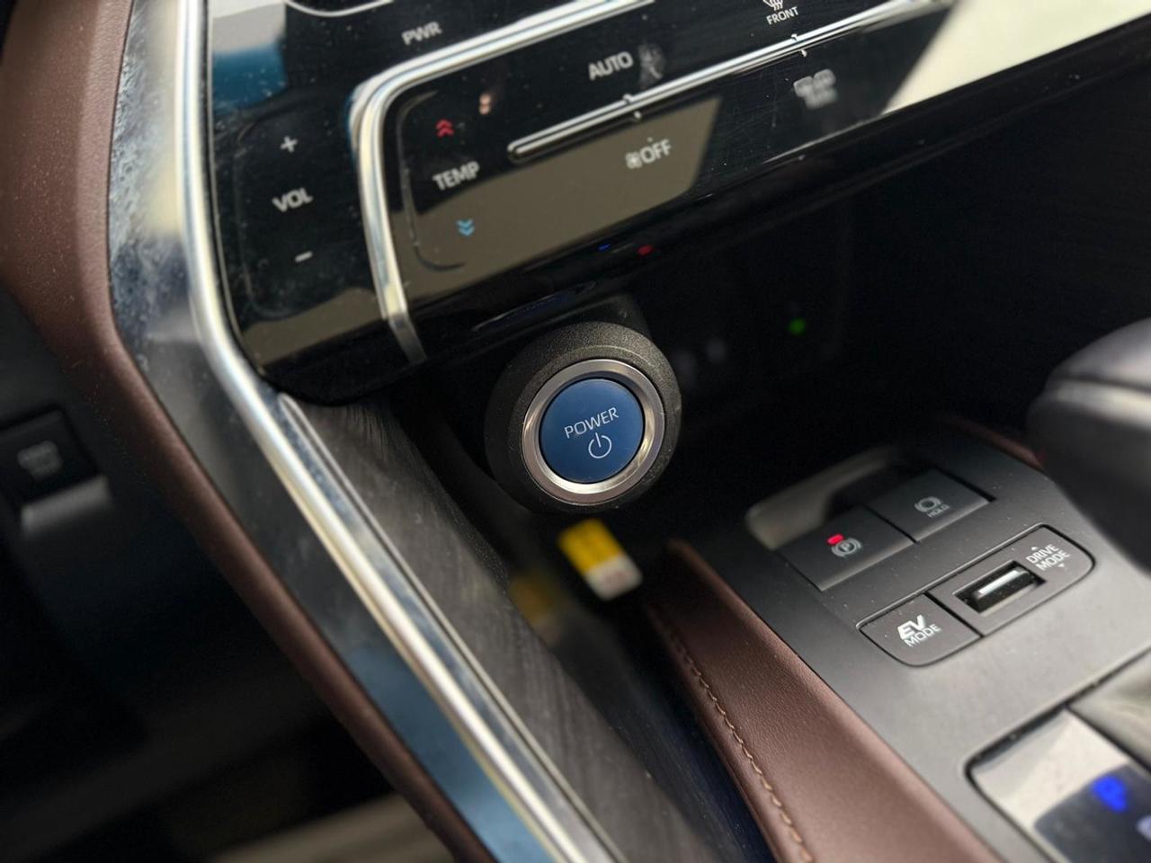 2021 Toyota Venza LIMITED Photo
