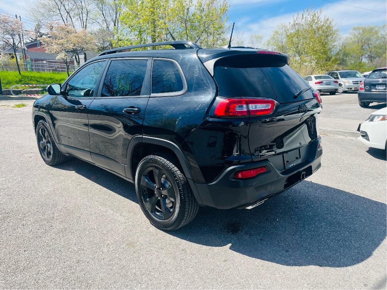 2017 Jeep Cherokee LIMITED V6  CERTIFIED LEATHER NAVI BLIND SPOT Photo