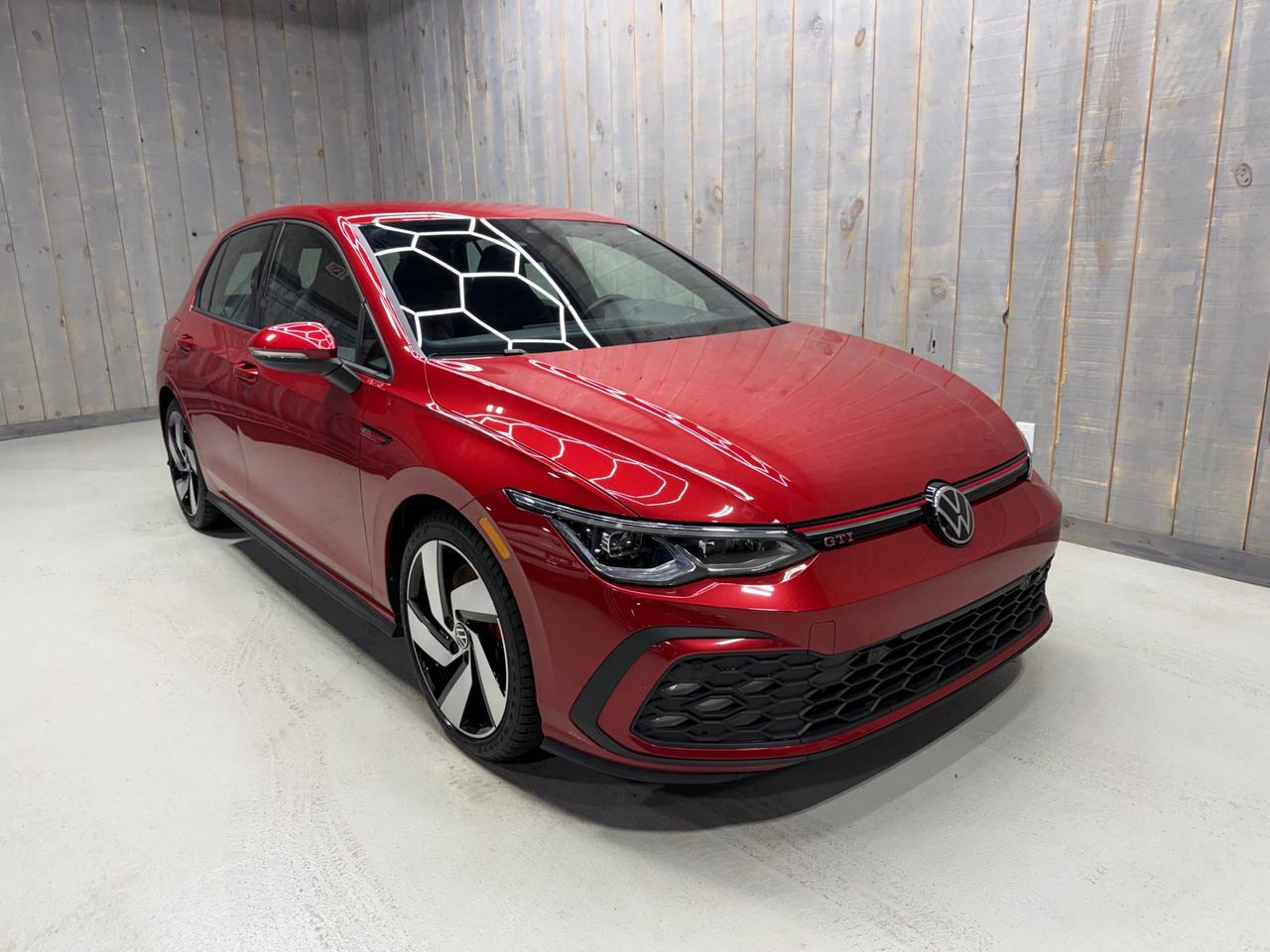 2023 Volkswagen Golf GTI AUTOBAHN 6SPD MAN FACTORY WARRANTY Photo