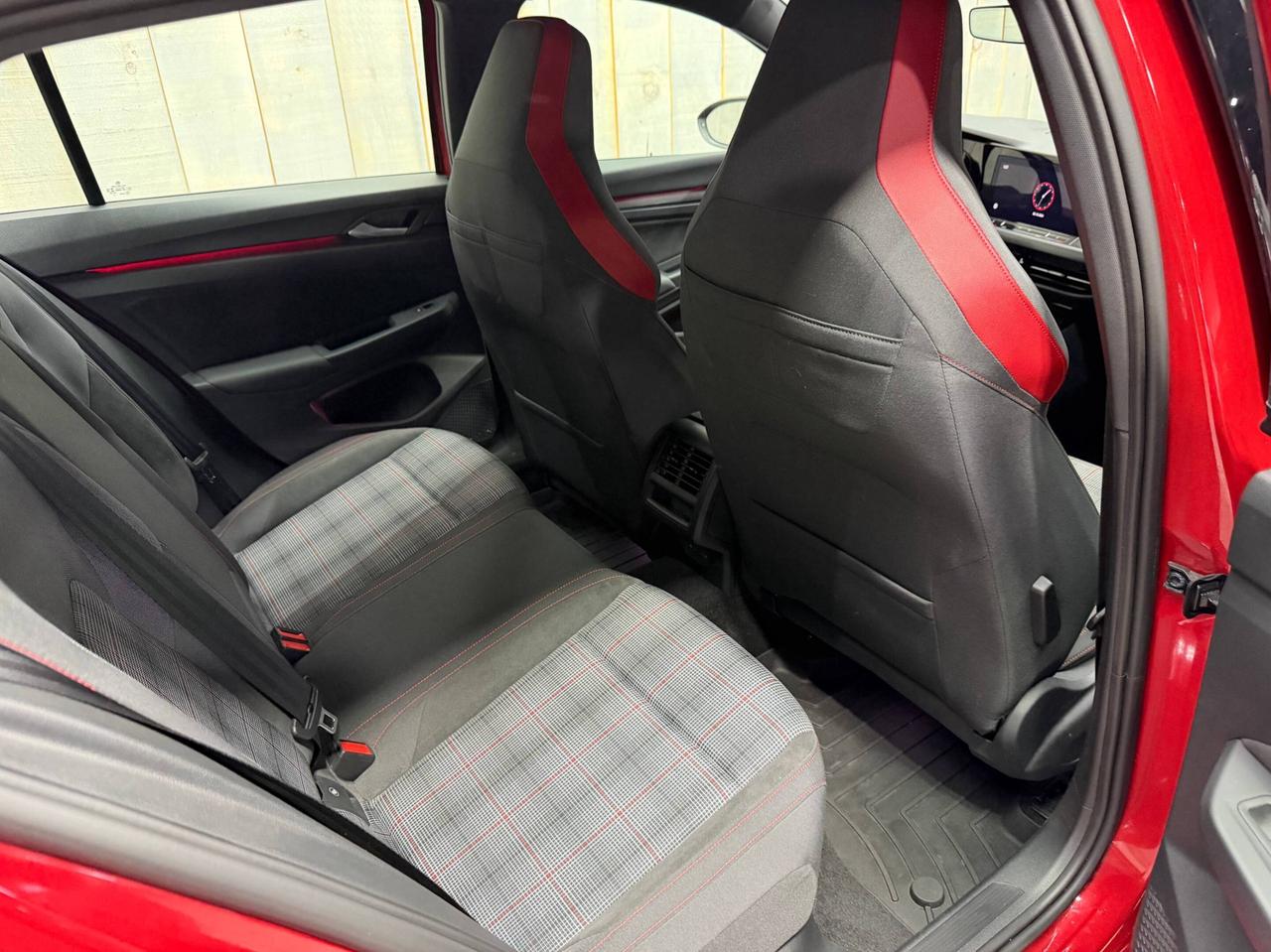 2023 Volkswagen Golf GTI AUTOBAHN 6SPD MAN FACTORY WARRANTY Photo