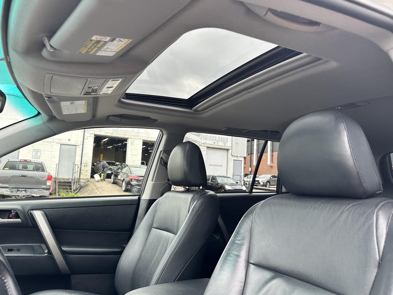 2008 Toyota Highlander Sport ~ 4WD ~ LEATHER ~ SUNROOF ~ CERTIFIED Photo