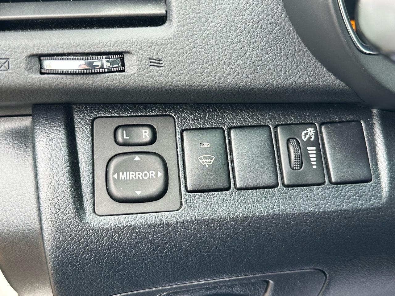 2008 Toyota Highlander Sport ~ 4WD ~ LEATHER ~ SUNROOF ~ CERTIFIED Photo