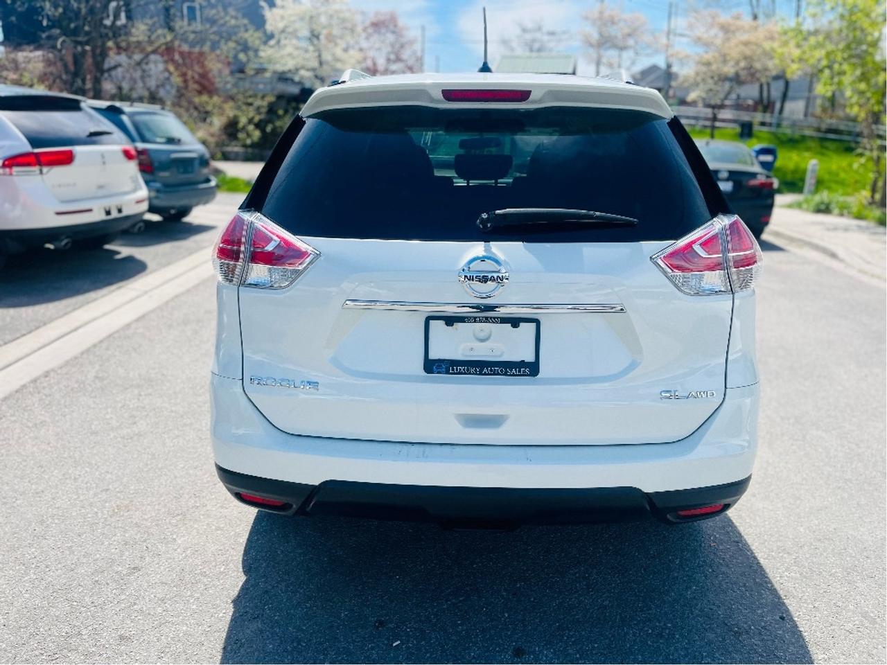 2016 Nissan Rogue SL CERTIFIED AWD LEATHER  BLIND SPOT 360 CAM Photo