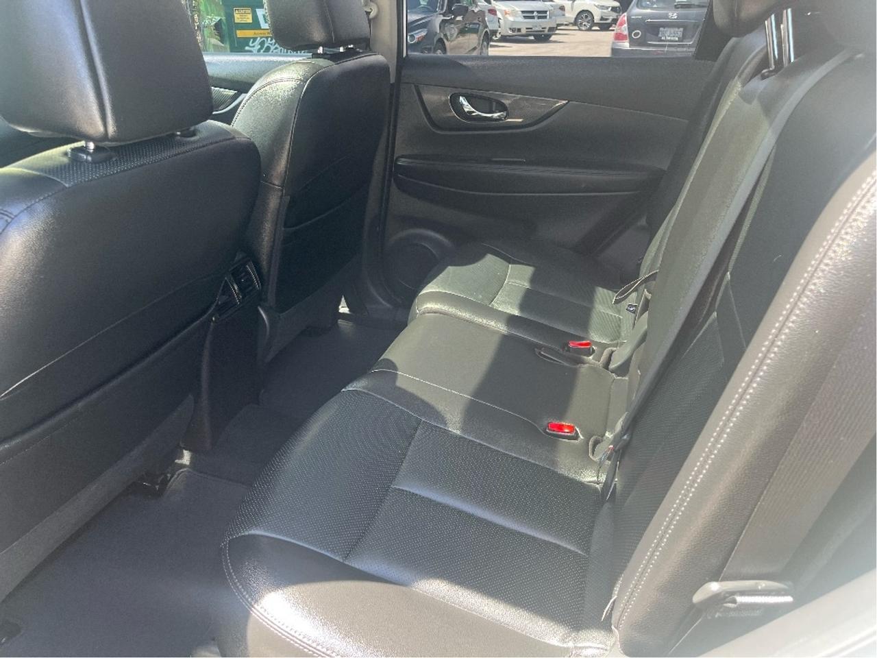 2016 Nissan Rogue SL CERTIFIED AWD LEATHER  BLIND SPOT 360 CAM Photo
