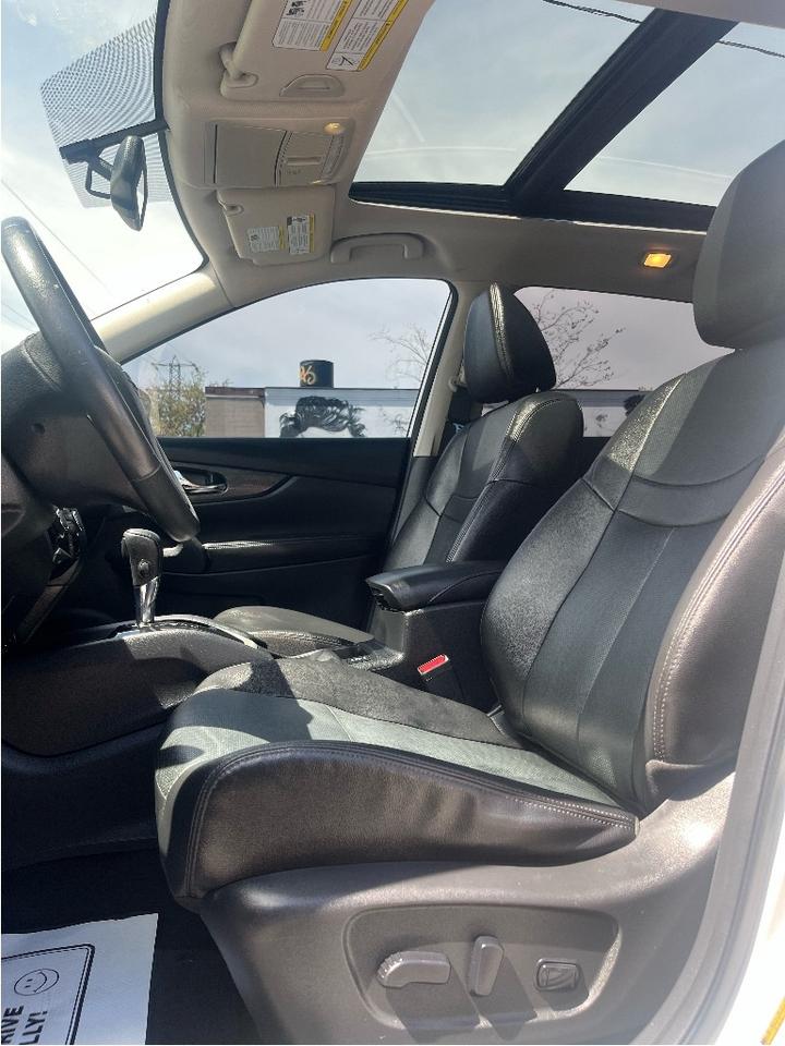 2016 Nissan Rogue SL CERTIFIED AWD LEATHER  BLIND SPOT 360 CAM Photo