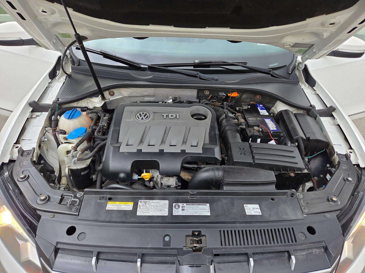 2014 Volkswagen Passat HIGHLINE Photo