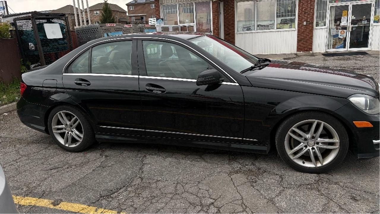 2013 Mercedes-Benz C-Class C 300 4MATIC Photo3