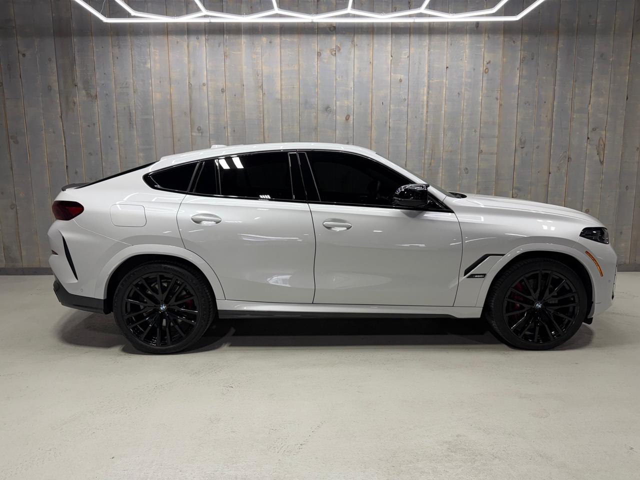 2024 BMW X6 M60i XDRIVE M SPORT PRO EXECTUIVE 22 WHEELS Photo