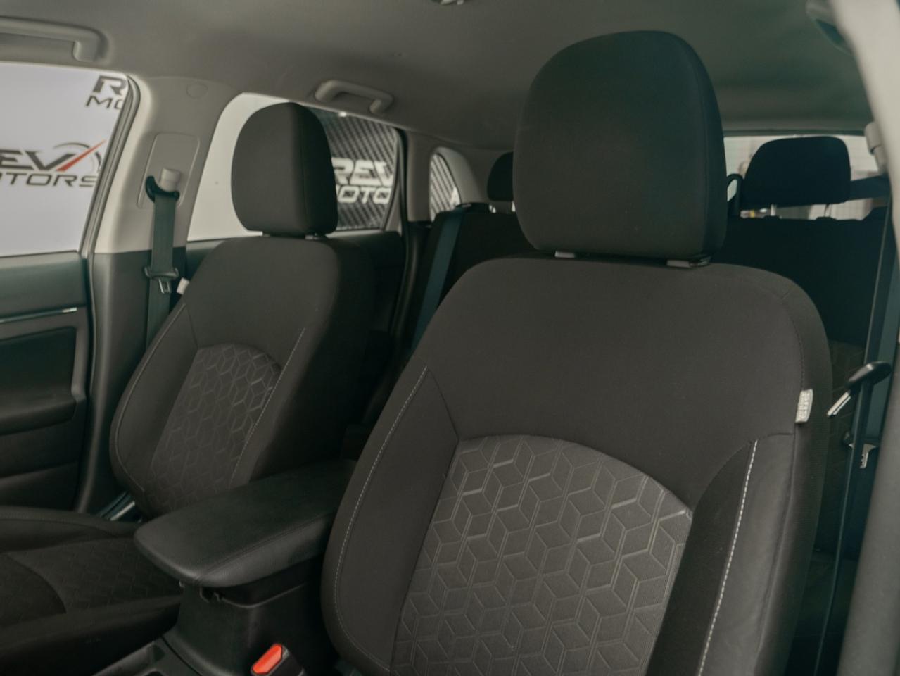 2021 Mitsubishi RVR SE Photo