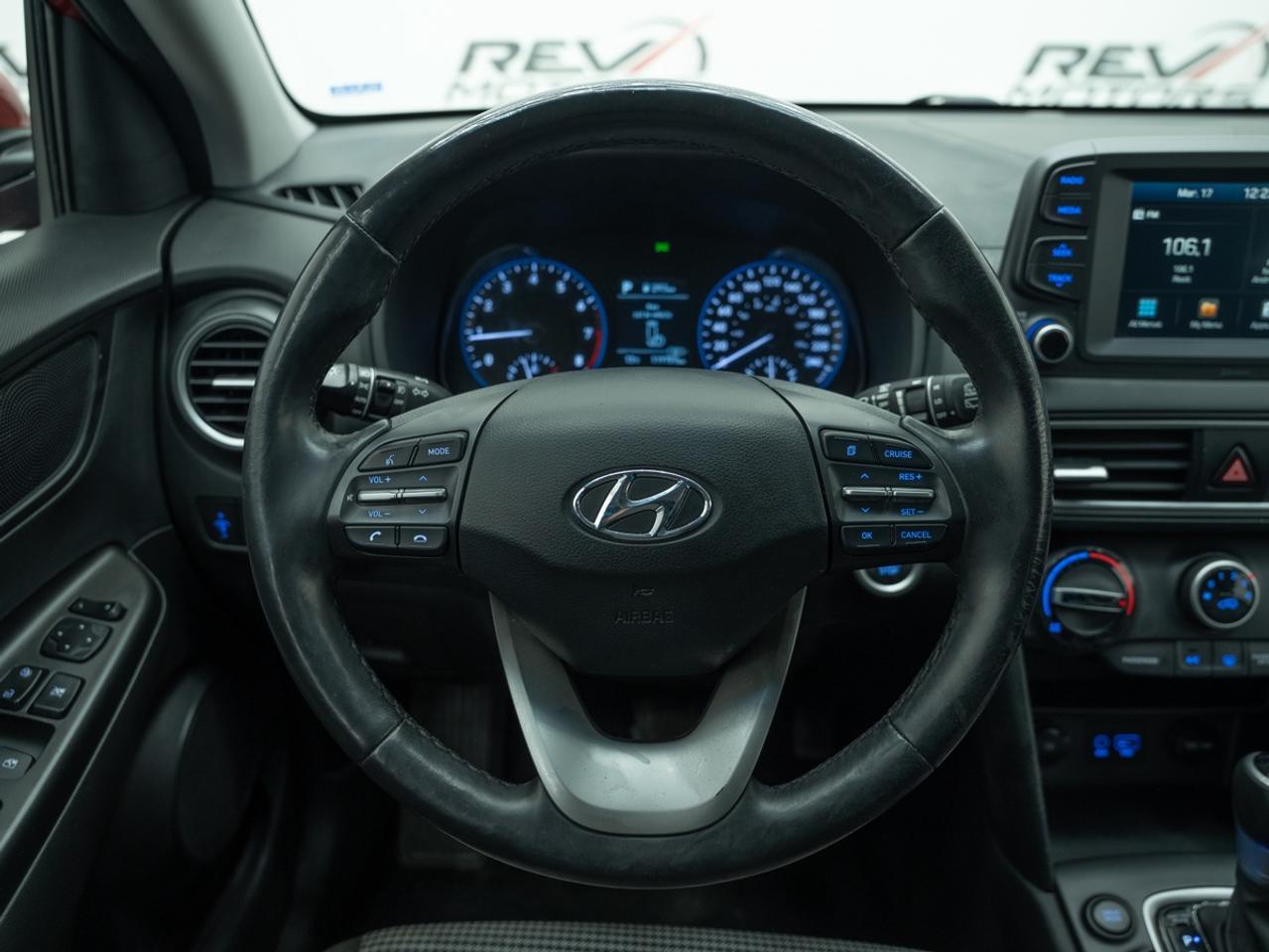 2021 Hyundai KONA SEL Photo