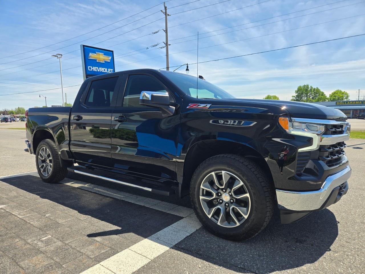 2026 Chevrolet Silverado 1500 Crew Cab Short Box 4-Wheel Drive LT Photo
