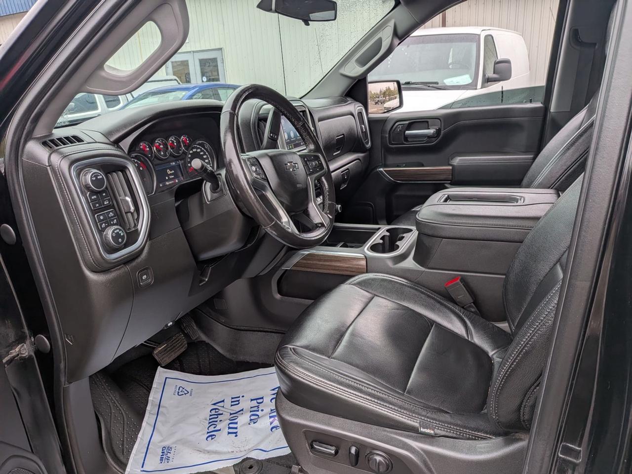2021 Chevrolet Silverado 1500 RST Photo