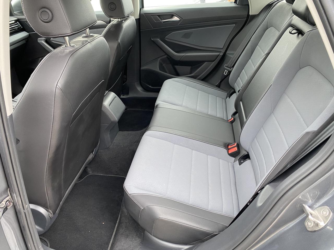 2025 Volkswagen Jetta SE Photo
