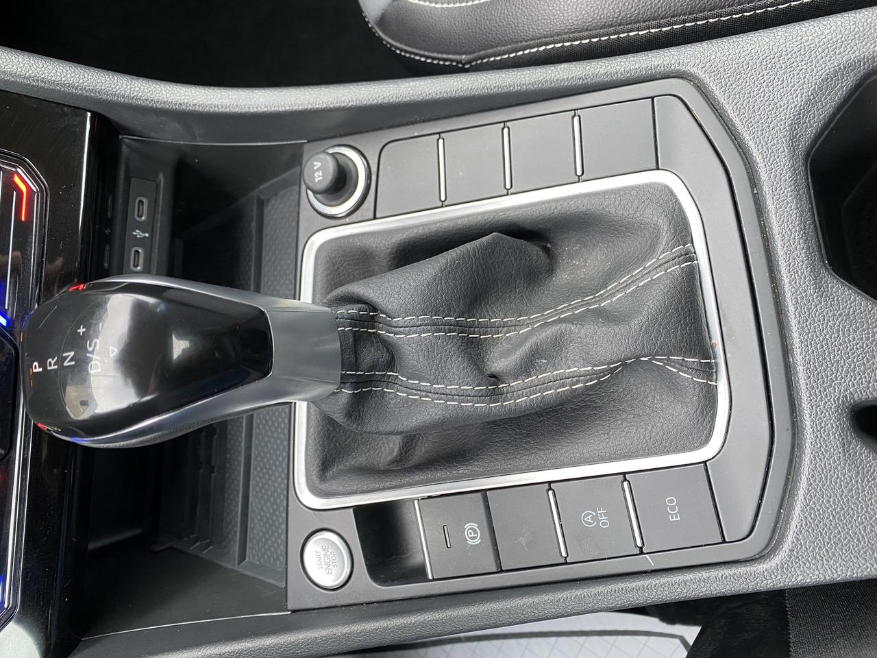 2025 Volkswagen Jetta SE Photo