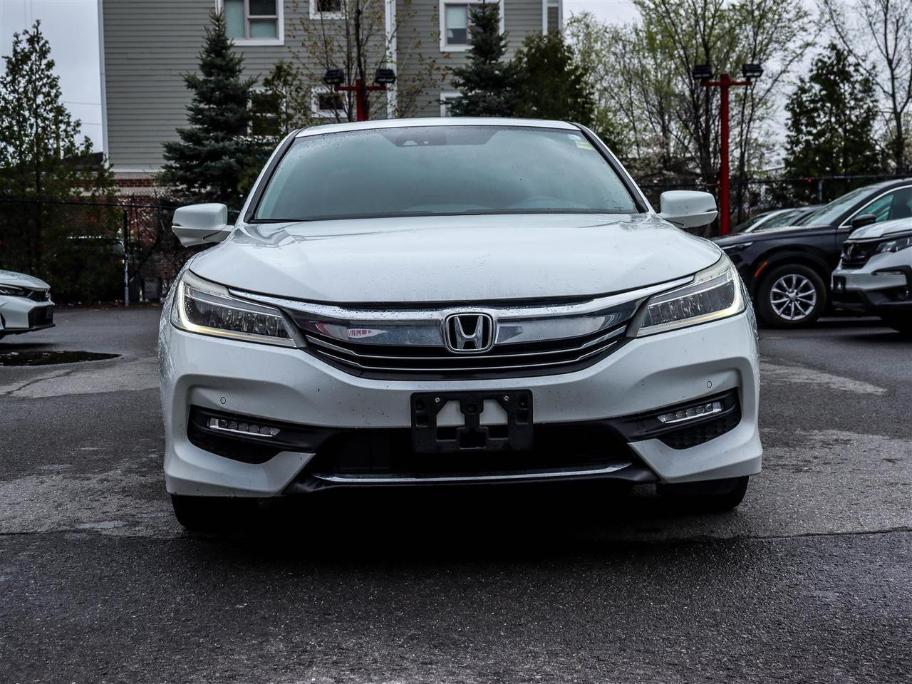 2017 Honda Accord Touring V6 NAVI LEATHER SUNROOF Photo