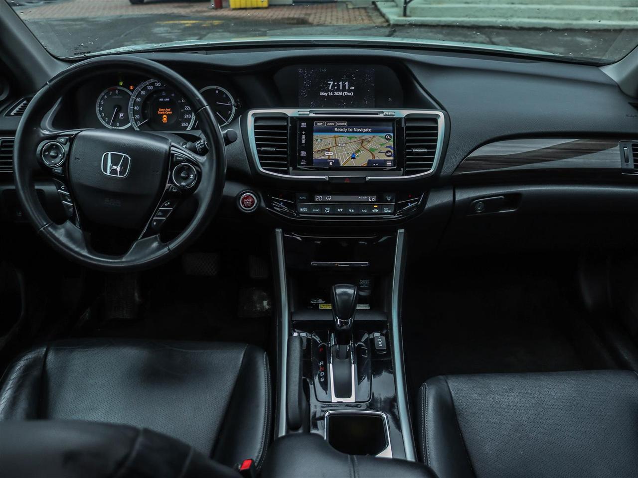 2017 Honda Accord Touring V6 NAVI LEATHER SUNROOF Photo
