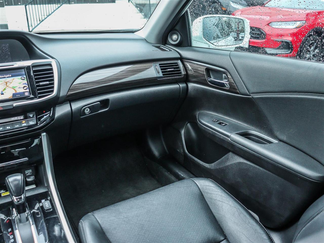 2017 Honda Accord Touring V6 NAVI LEATHER SUNROOF Photo