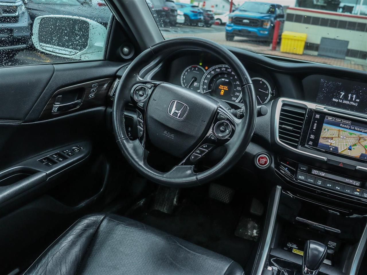 2017 Honda Accord Touring V6 NAVI LEATHER SUNROOF Photo