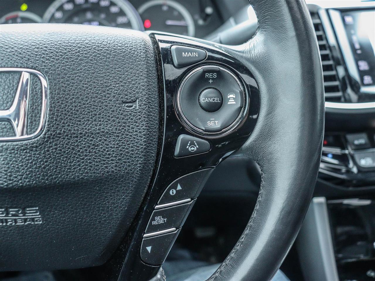2017 Honda Accord Touring V6 NAVI LEATHER SUNROOF Photo