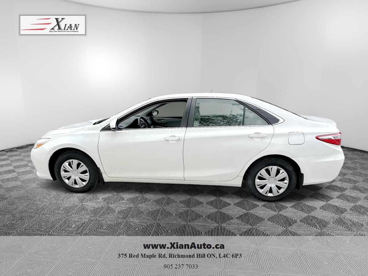 2015 Toyota Camry 4dr Sdn I4 Auto LE Photo
