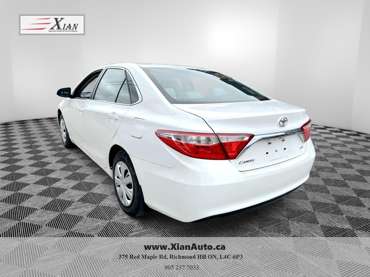2015 Toyota Camry 4dr Sdn I4 Auto LE Photo