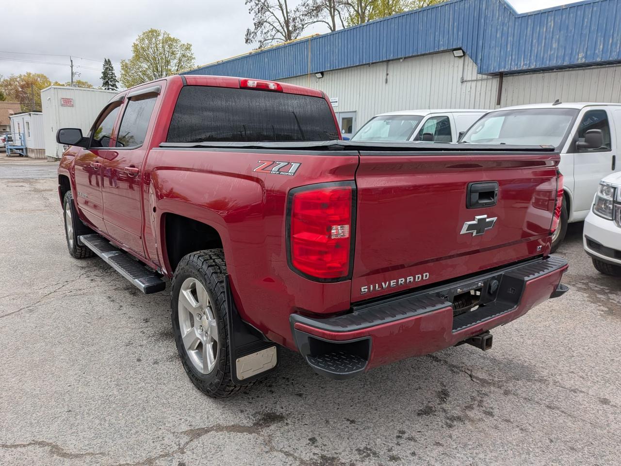 2018 Chevrolet Silverado 1500 LT Photo3