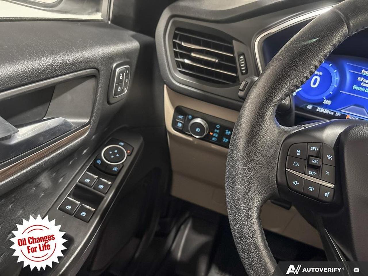 2020 Ford Escape Titanium Hybrid AWD Photo