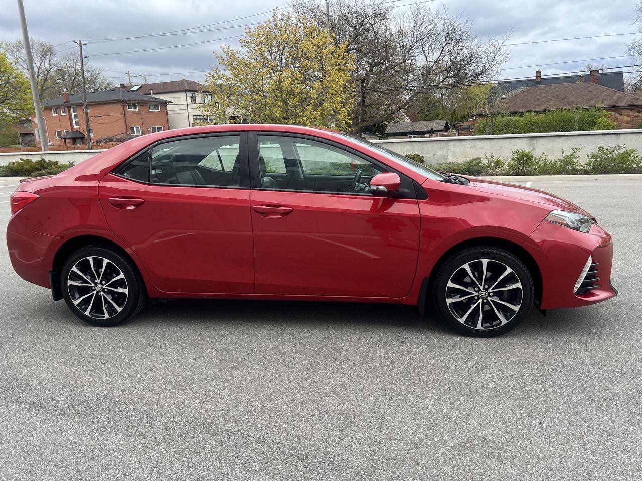 2018 Toyota Corolla SE Photo
