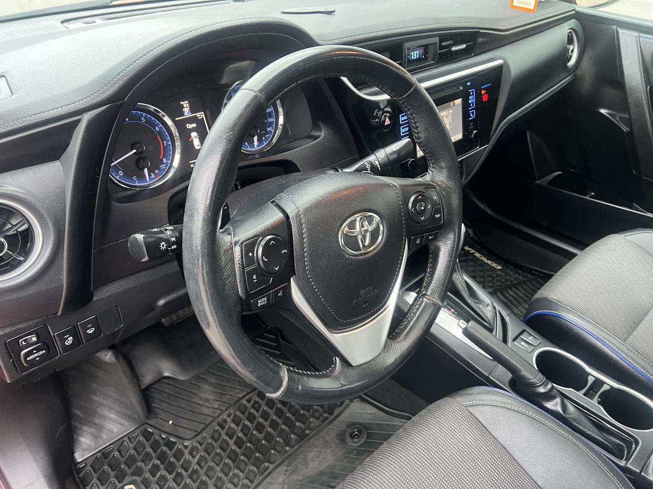 2018 Toyota Corolla SE Photo