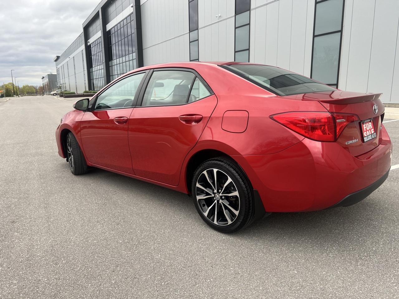 2018 Toyota Corolla SE Photo4