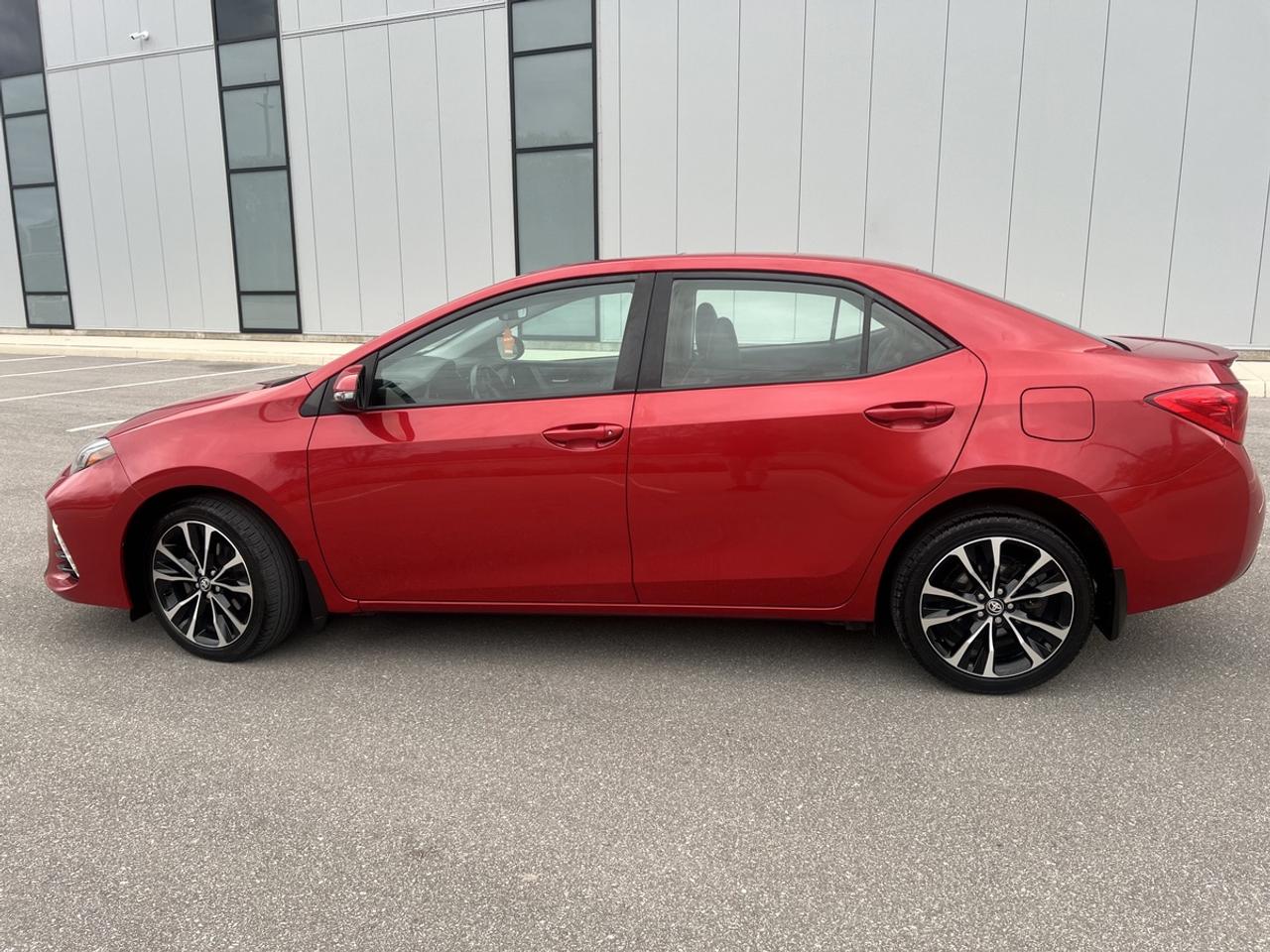 2018 Toyota Corolla SE Photo