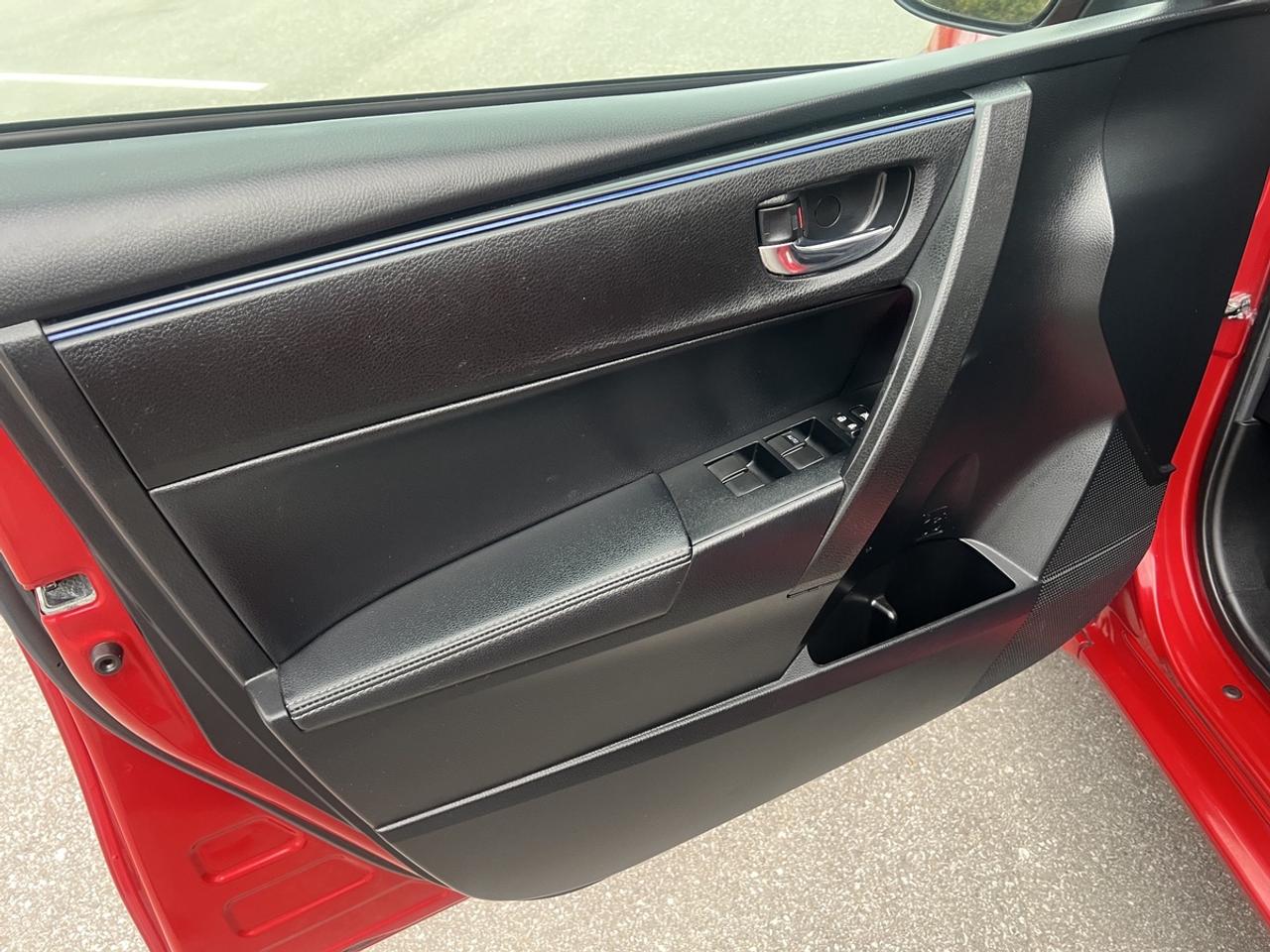2018 Toyota Corolla SE Photo