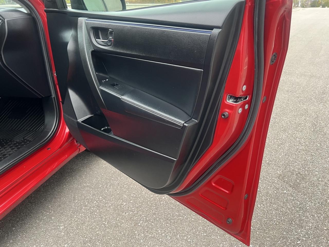 2018 Toyota Corolla SE Photo