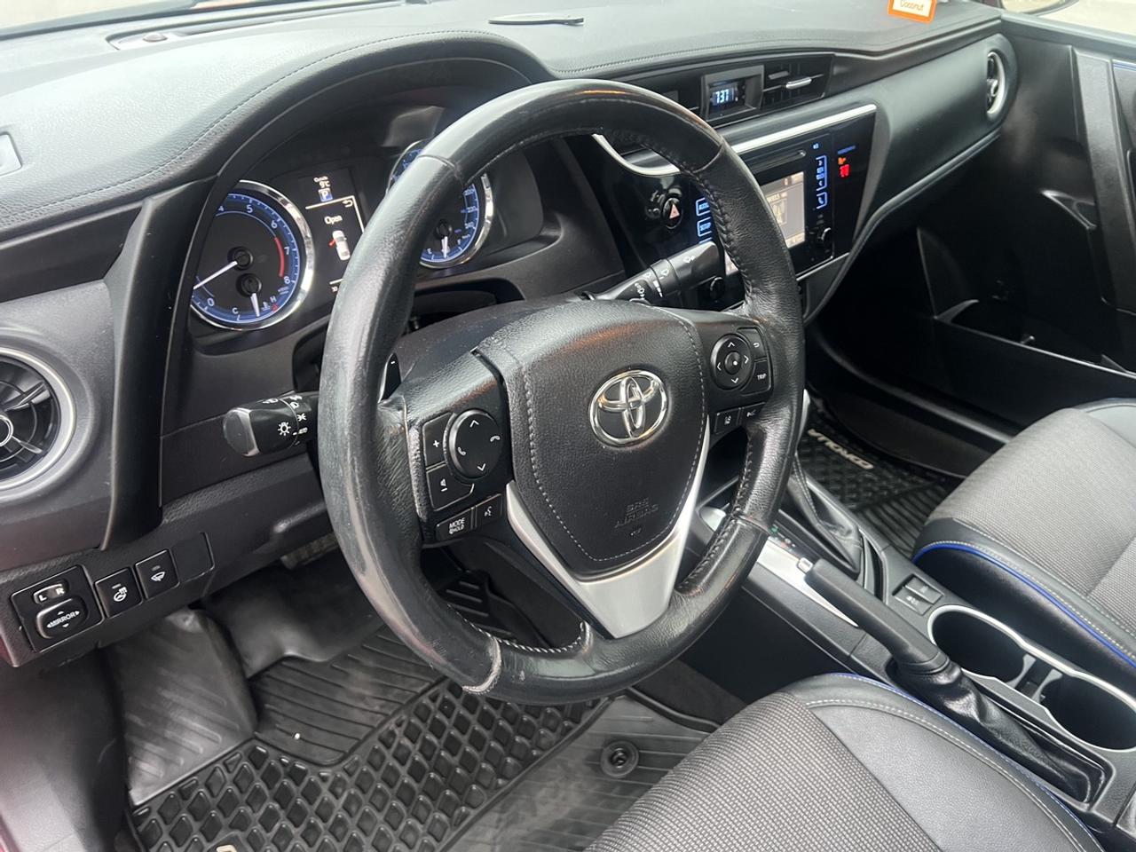2018 Toyota Corolla SE Photo