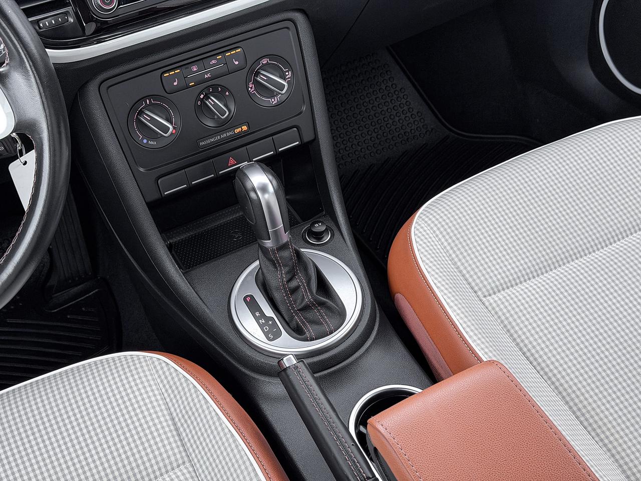 2016 Volkswagen Beetle Classic Photo